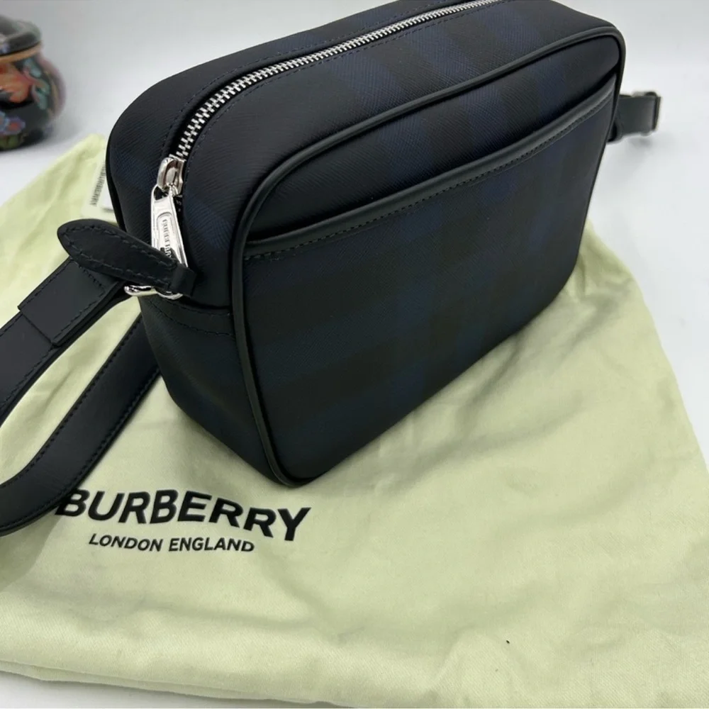 Men’s Burberry check messenger bag in navy blue. Adjustable shoulder strap NWT.